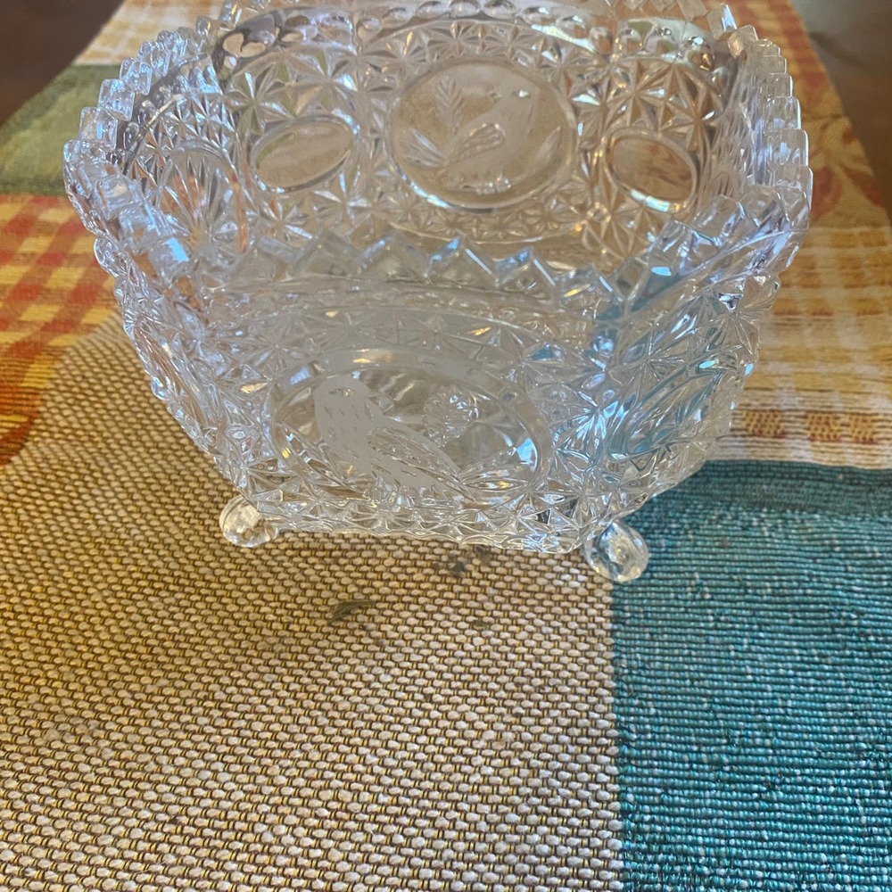 Vintage‎ Pressed Glass Footed Bowl Bird Medallion Square Candy Dish Clear